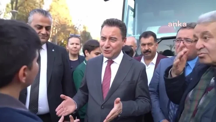 Ali Babacan, Ekonomik Sıkıntıları Dile Getiren Öğrenciyle Diyalog Kurdu